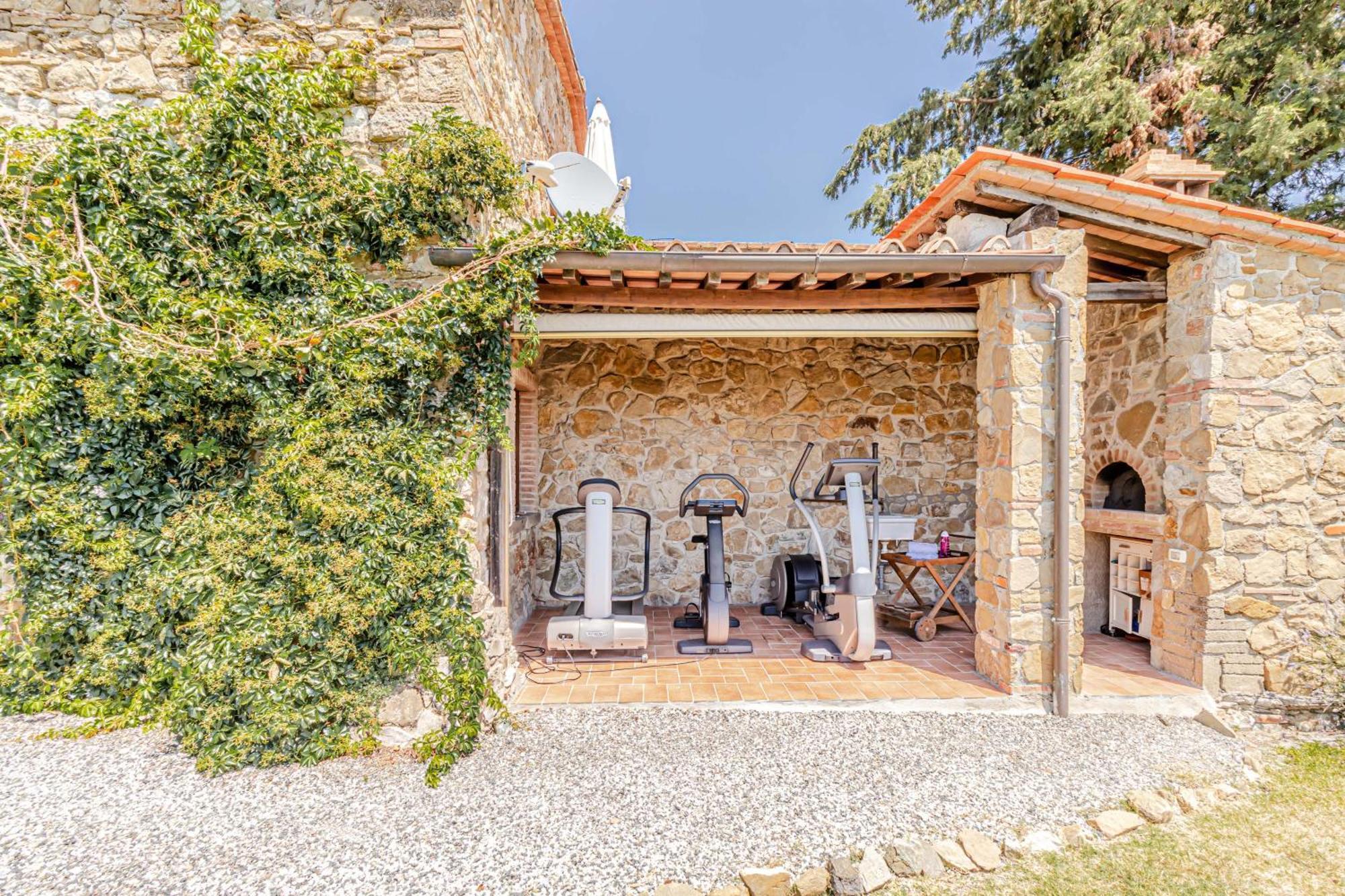 Chateau La Siroque Montecatini Val di Cecina Exterior photo